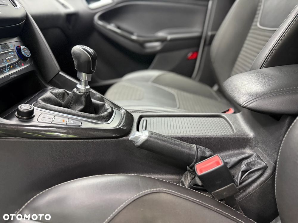 Ford Focus - 27