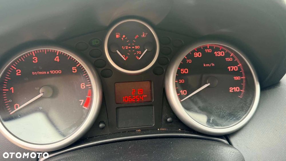 Peugeot 207 - 8