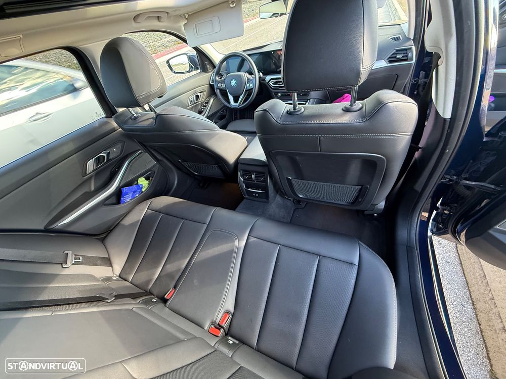 BMW 330 e xDrive Aut. - 14