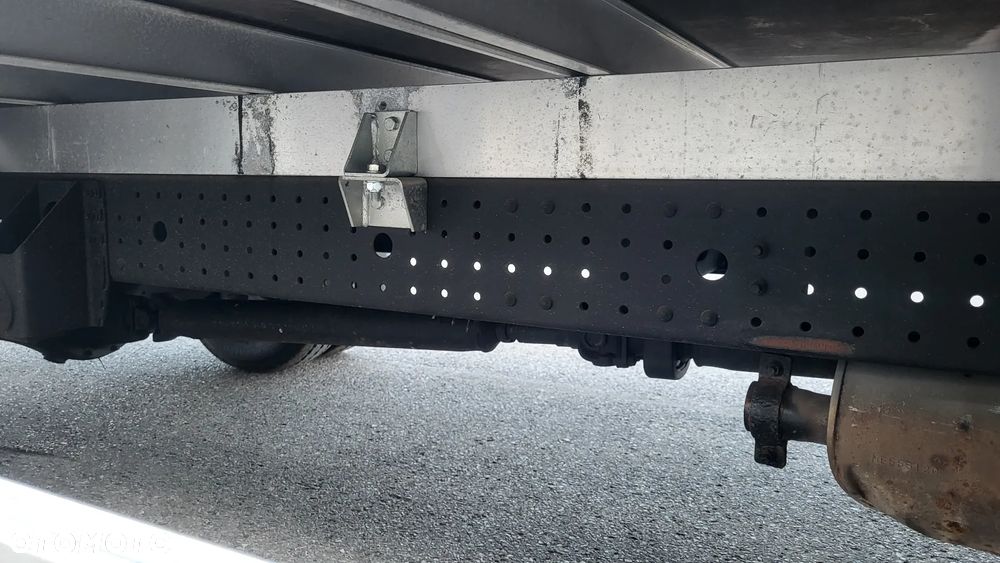 Mitsubishi Canter Fuso  3c15 kontener / plandeka / skrzynia/Silnik 3.0 jak w iveco daily / - 15