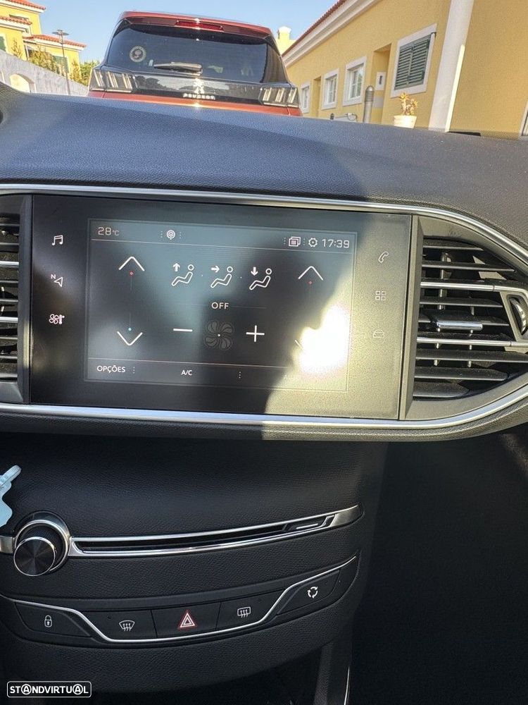 Peugeot 308 1.2 PureTech Allure J18 - 22