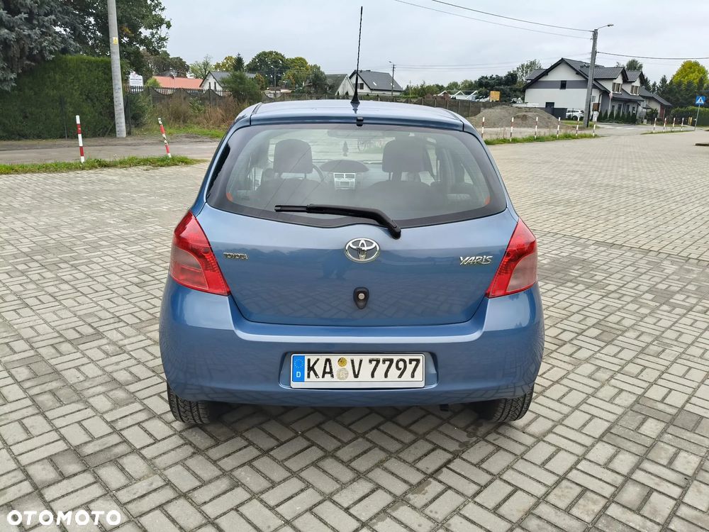 Toyota Yaris - 13