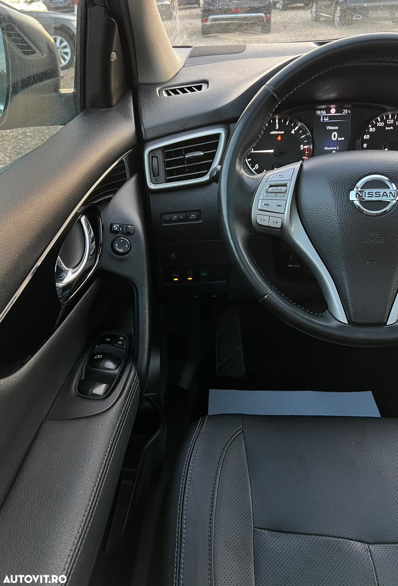 Nissan Qashqai 1.6 DCI Xtronic TEKNA - 12