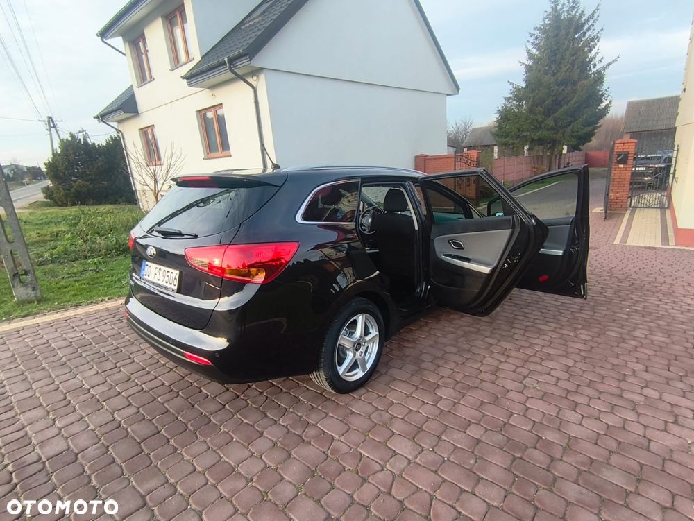 Kia Ceed 1.6 GDI Dream Team Edition - 10