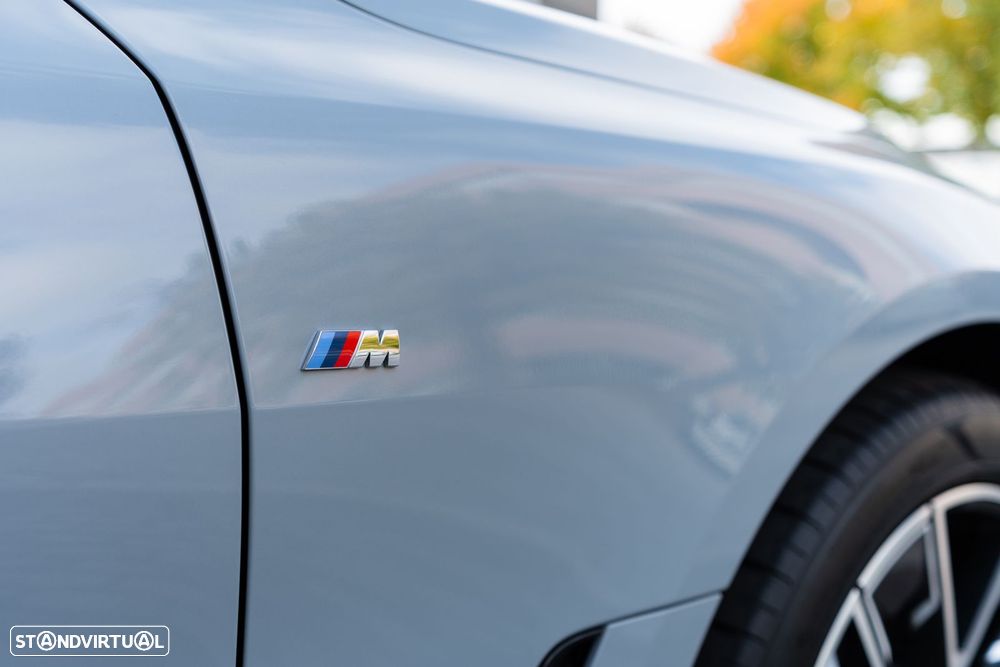 BMW i4 eDrive40 Desportiva M - 32