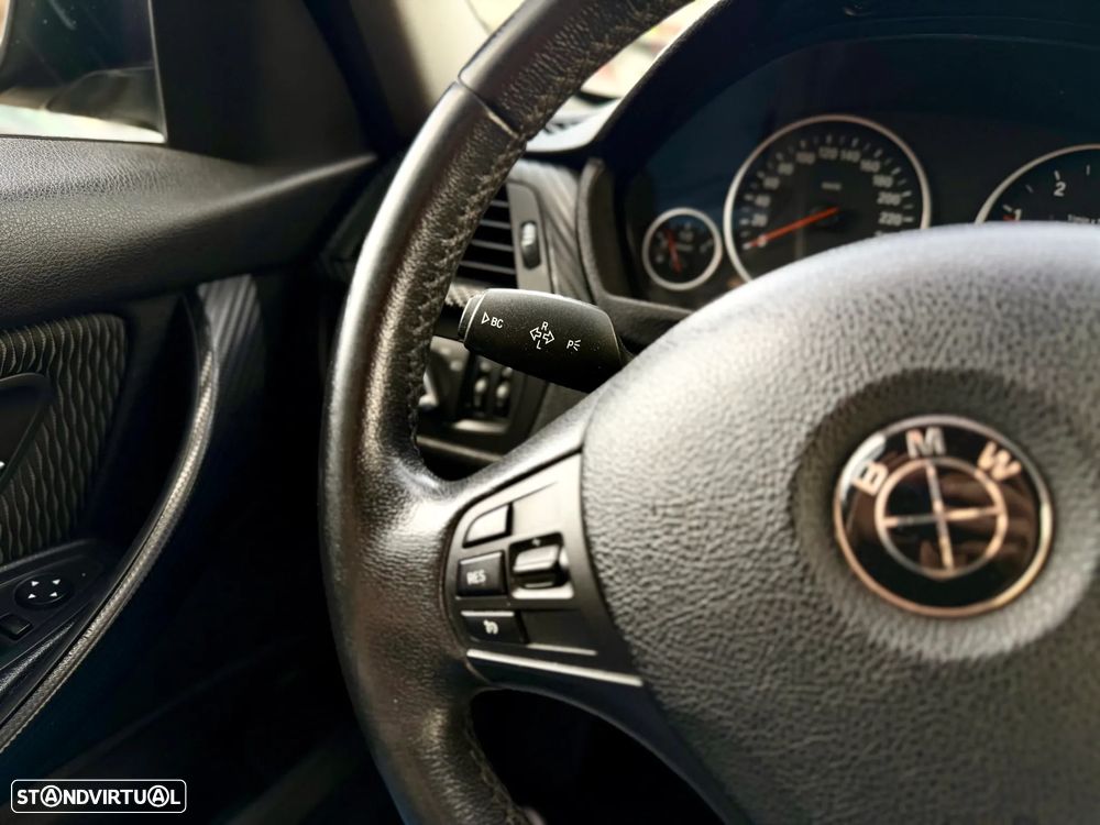 BMW 318 d Line Sport - 19