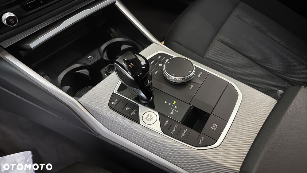 BMW Seria 3 318i Advantage - 16