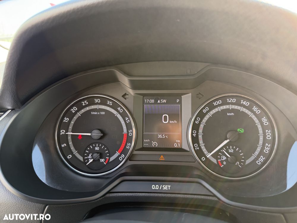 Skoda Superb 2.0 TDI 4X4 DSG Scout - 11