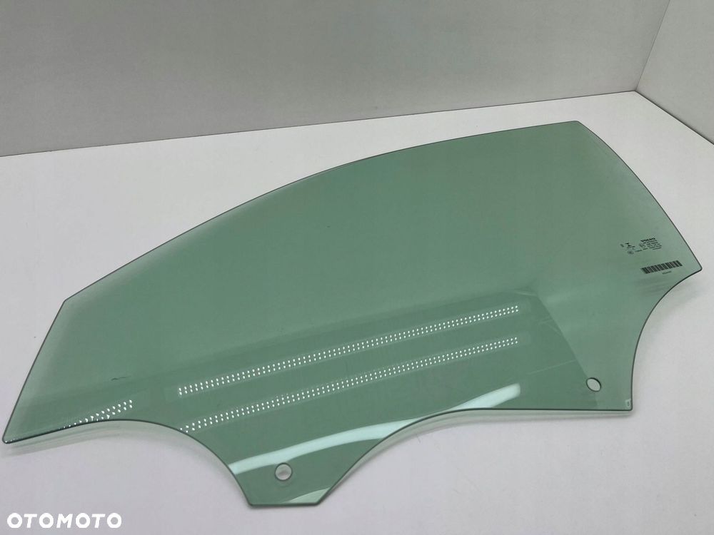 VOLVO XC40 SZYBA PRZEDNIA LEWA 2021R 32244797 - 2