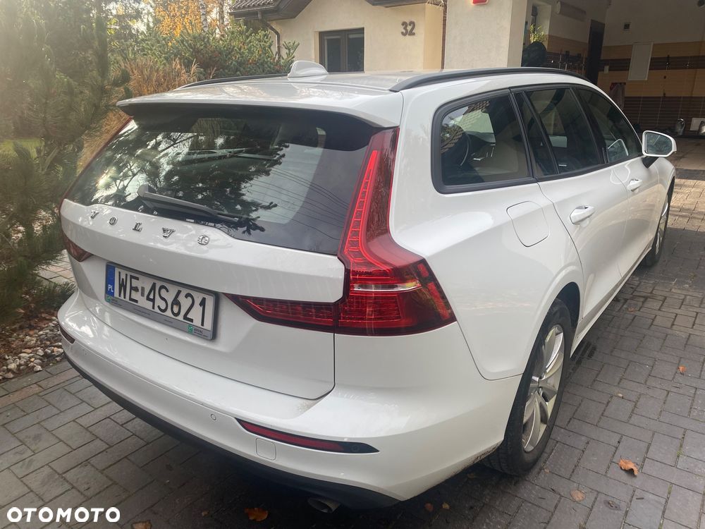 Volvo V60 B3 B Momentum Core - 4