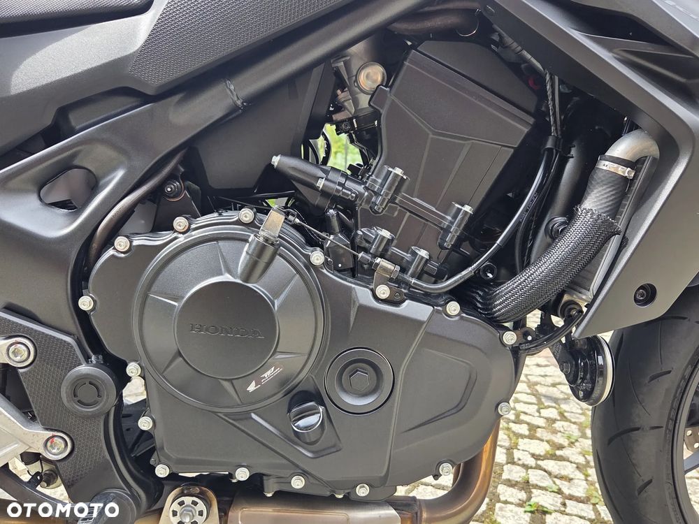 Honda CB - 11