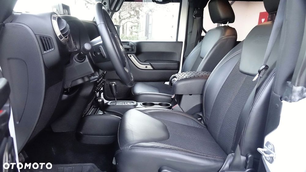 Jeep Wrangler - 16