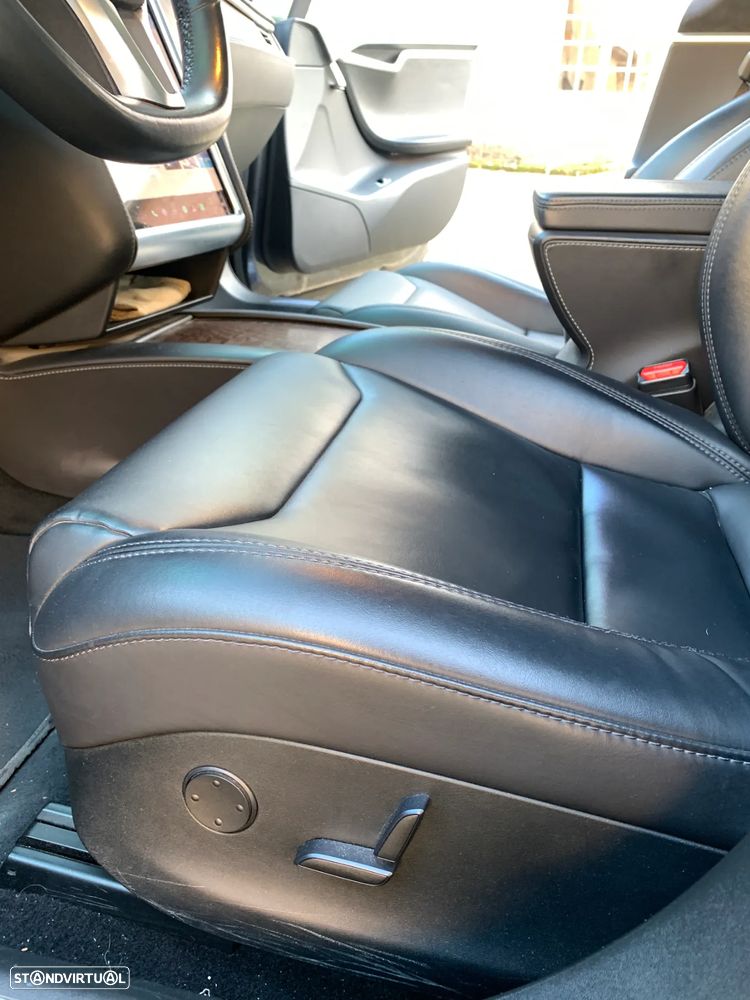 Tesla Model S - 9