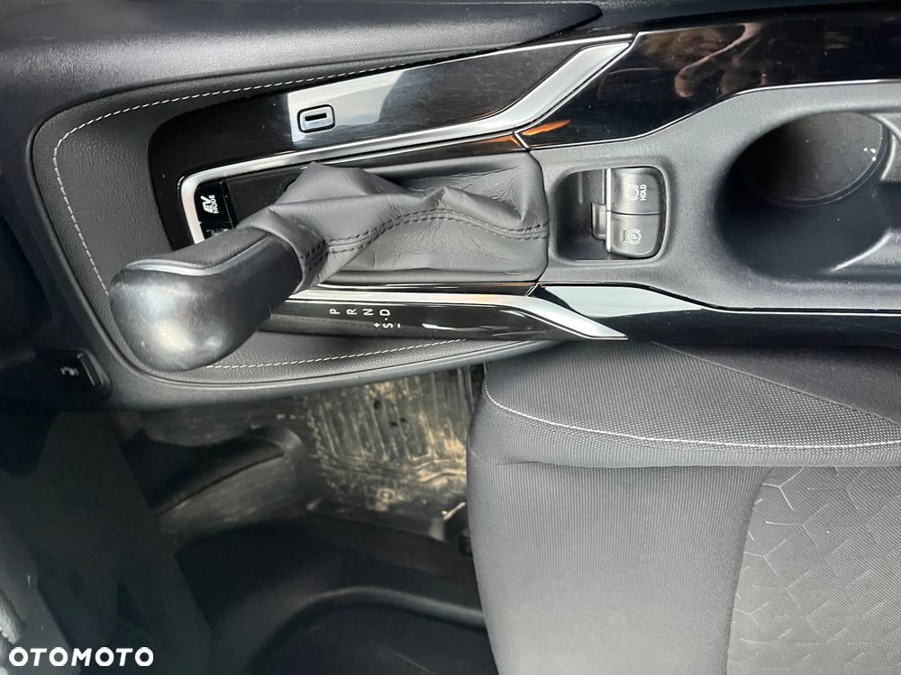 Toyota Corolla 2.0 Hybrid Comfort - 11