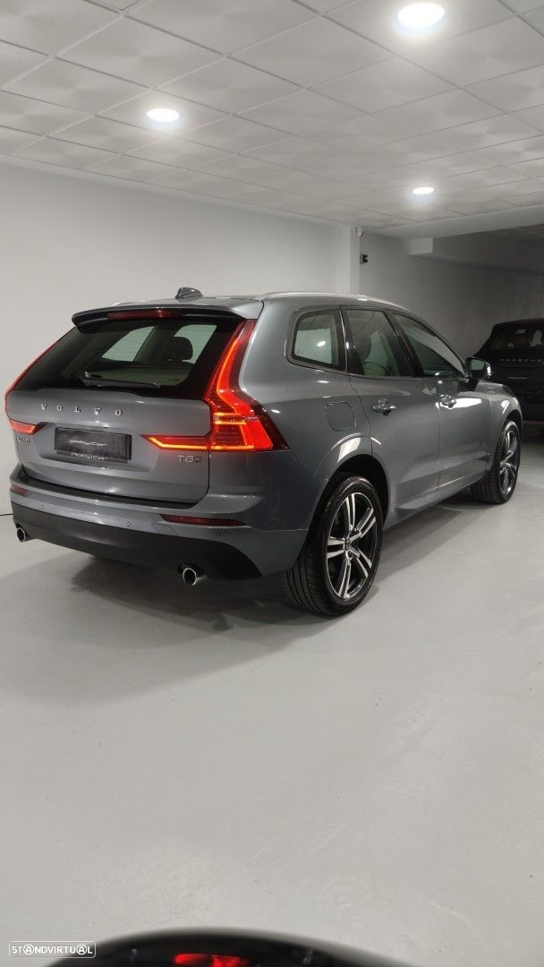 Volvo XC 60 2.0 T8 PHEV Momentum Plus AWD - 10