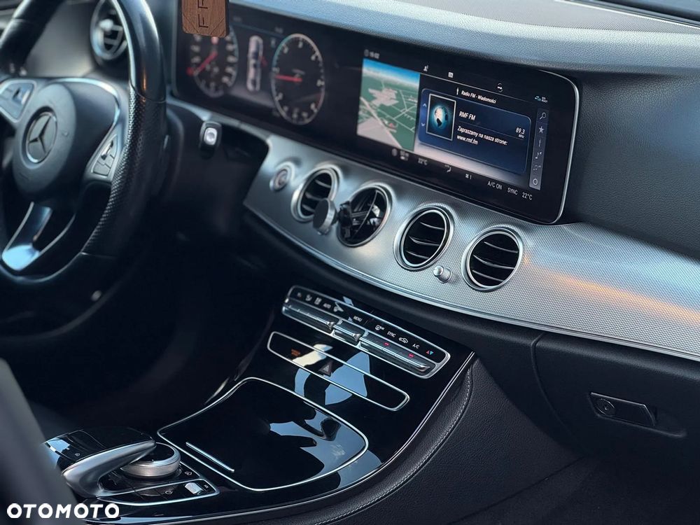 Mercedes-Benz Klasa E 200 d T 9G-TRONIC - 15