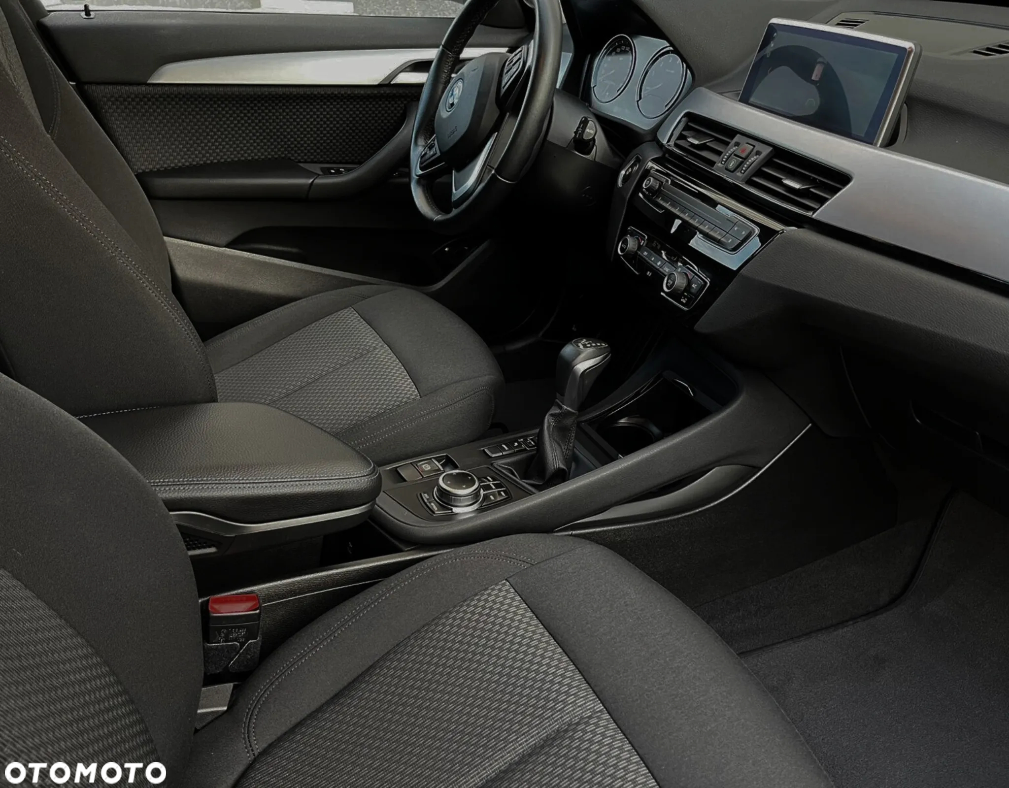 BMW X1 xDrive25e Business Edition - 31