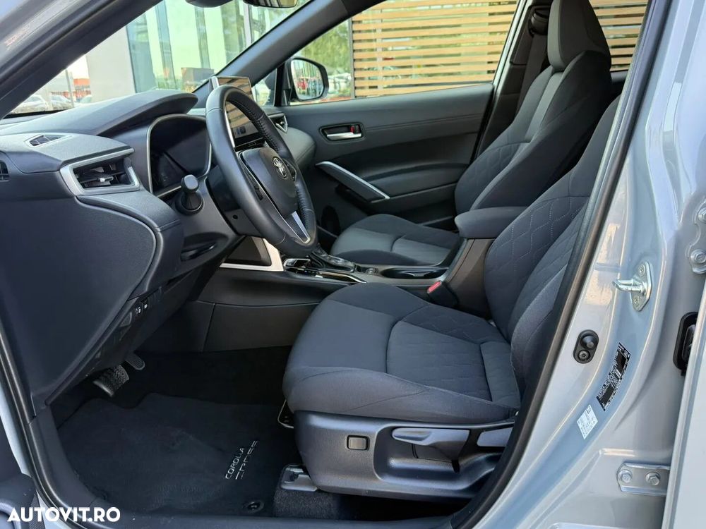 Toyota Corolla Cross - 14