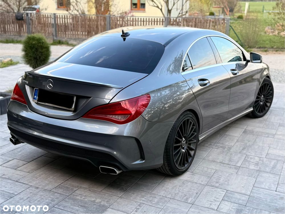 Mercedes-Benz CLA 180 AMG Line - 3