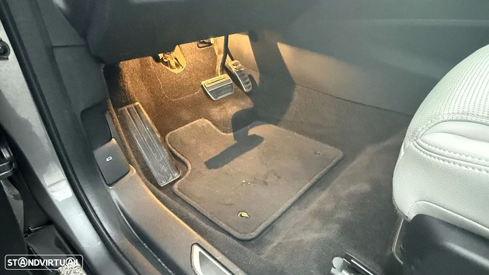 Jaguar E-Pace 1.5 P300e R-Dynamic SE AWD Aut. - 27