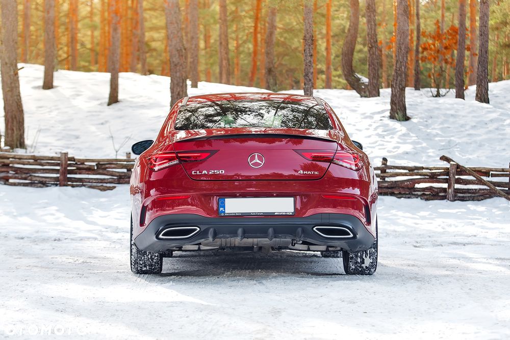 Mercedes-Benz CLA 250 4-Matic AMG Line - 10