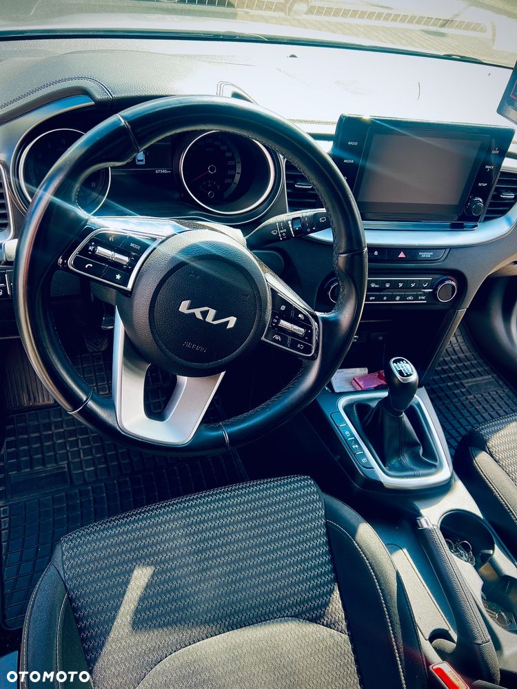 Kia Ceed 1.5 T-GDI M - 12