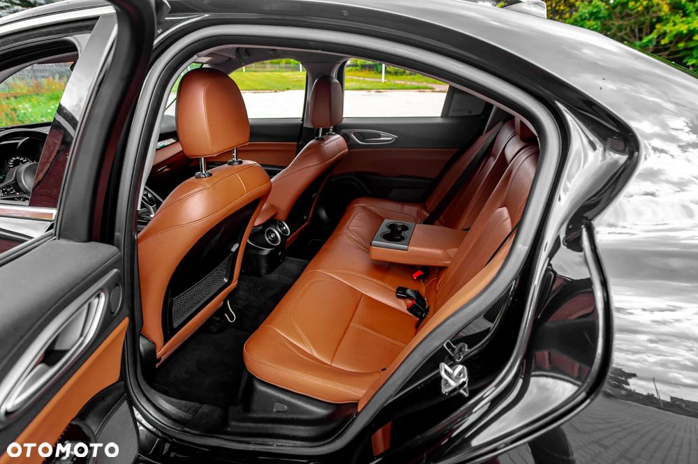 Alfa Romeo Giulia 2.2 D Turbo Super - 22