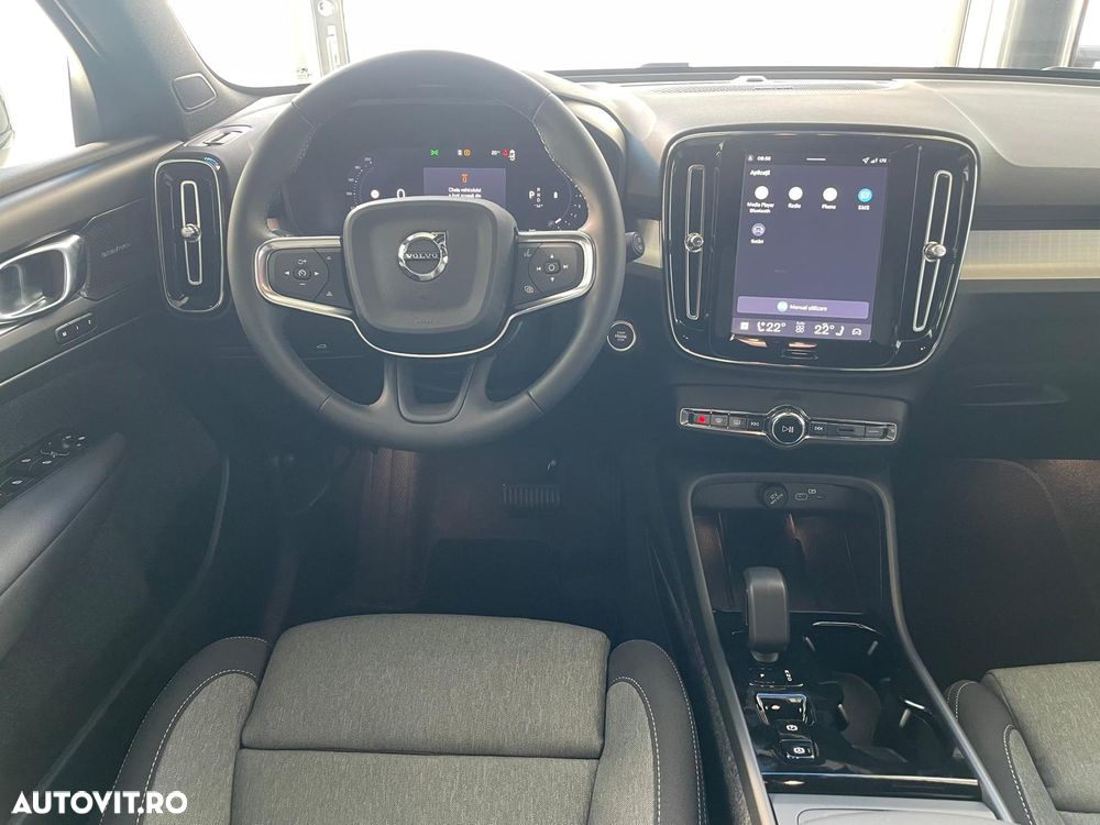 Volvo XC 40 B3 AT FWD MHEV Plus Dark - 11