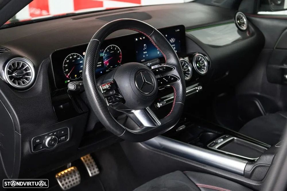 Mercedes-Benz GLA 200 - 21