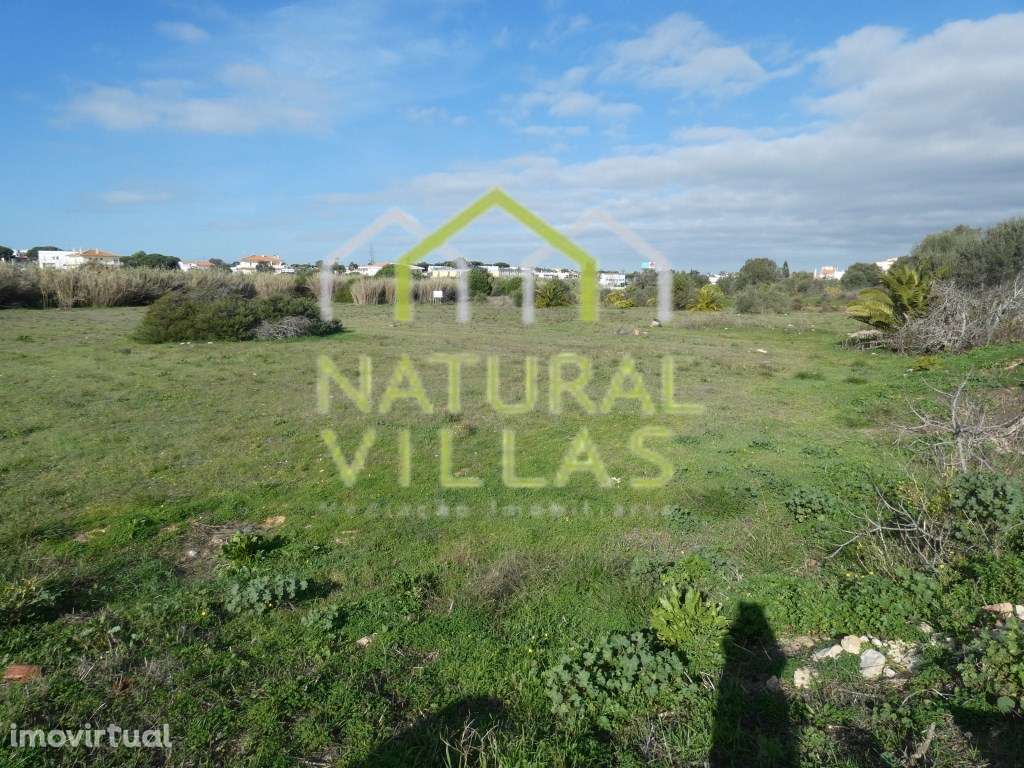 Terreno Plano com Potencial de Investimento em Montenegro, Faro - Grande imagem: 3/5