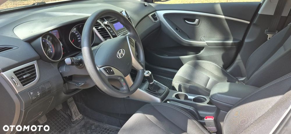 Hyundai i30 1.4 Classic + - 10