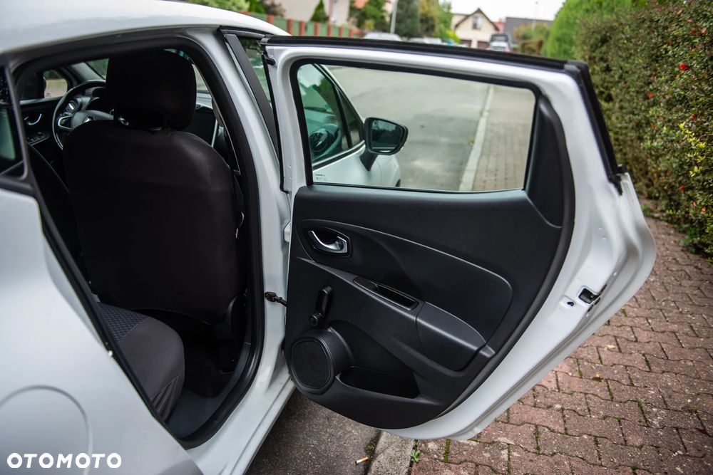 Renault Clio 1.2 16V 75 LIMITED - 22