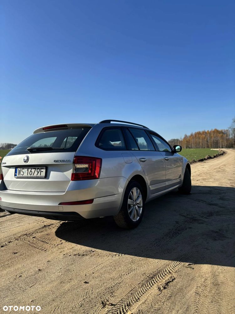 Skoda Octavia 1.6 TDI Ambition DSG - 20