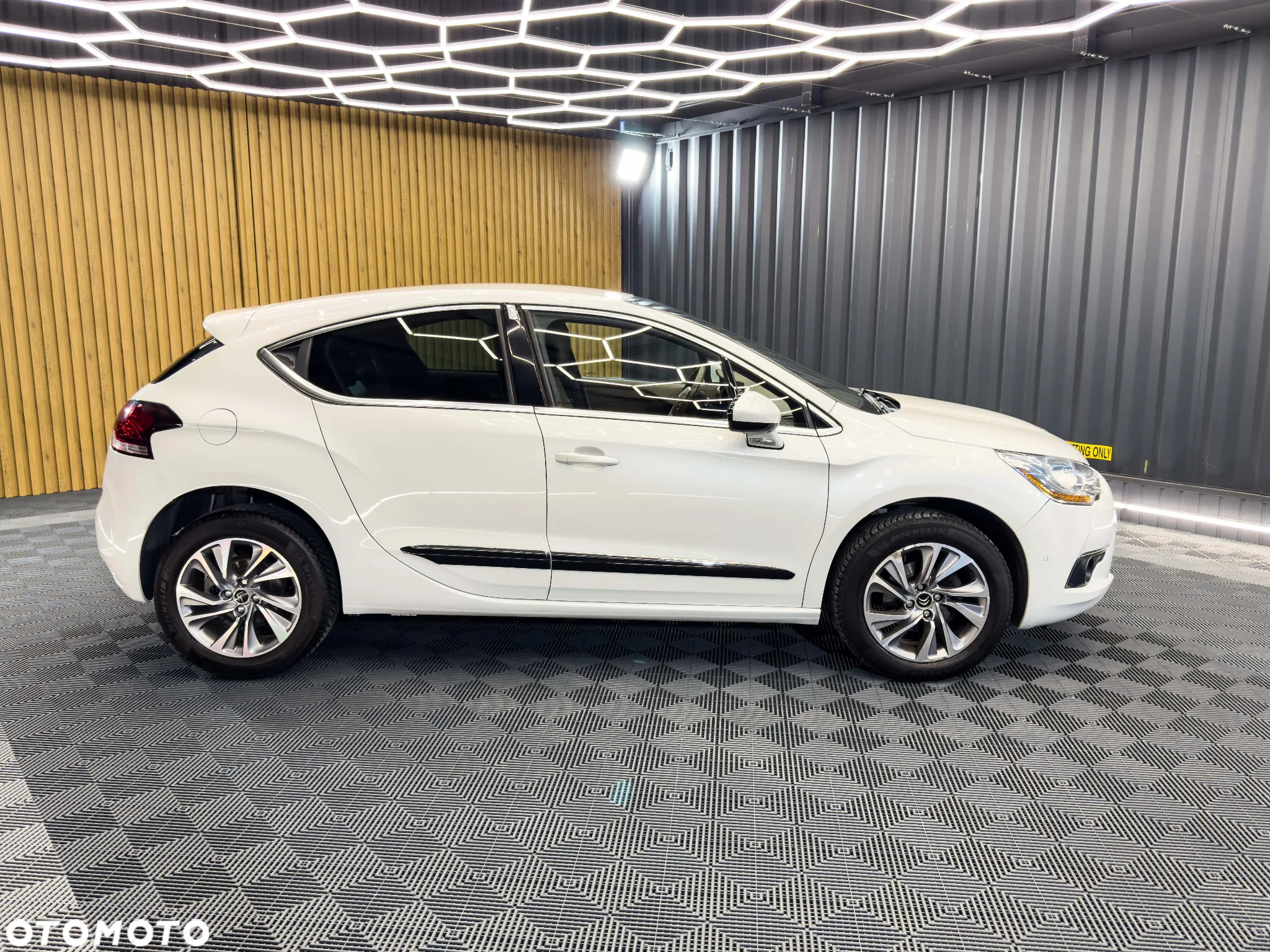 Citroën DS4 HDi 115 Chic - 15