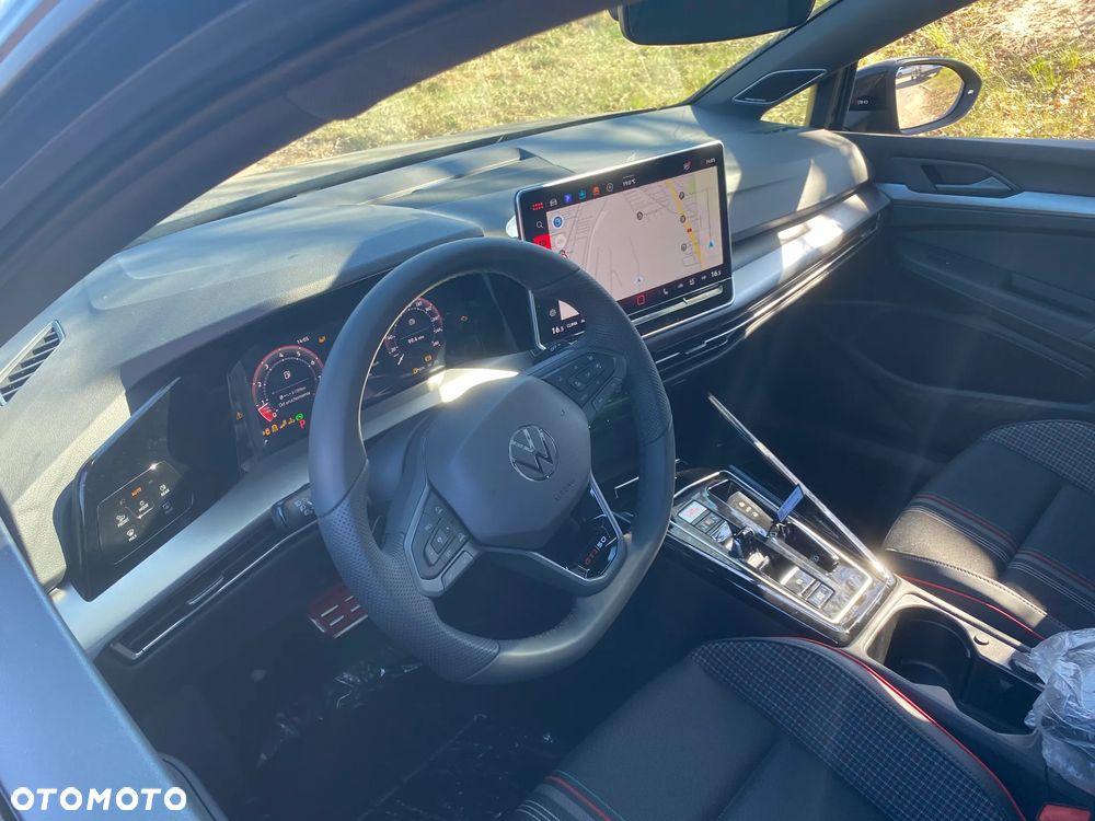 Volkswagen Golf - 16