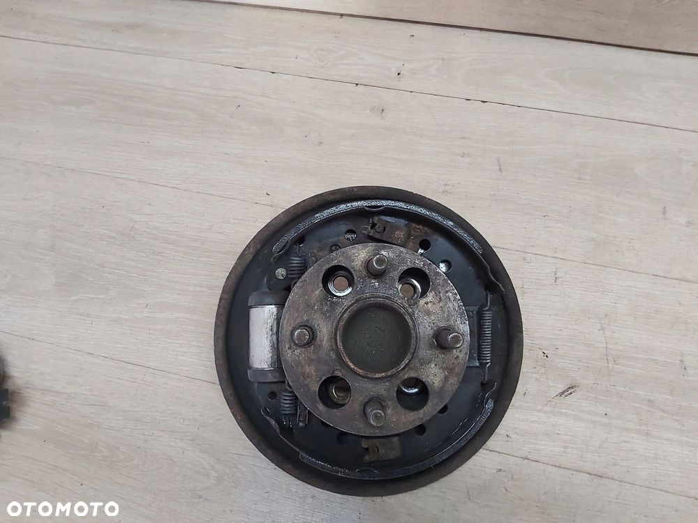 Toyota Yaris II 06-11r zwrotnica piasta lewy tył - 4