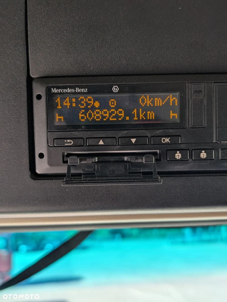 Mercedes-Benz Actros - 10