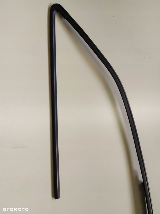 LISTWA DACHOWA CZARNY MAt prawa audi a5 8t coupe - 2