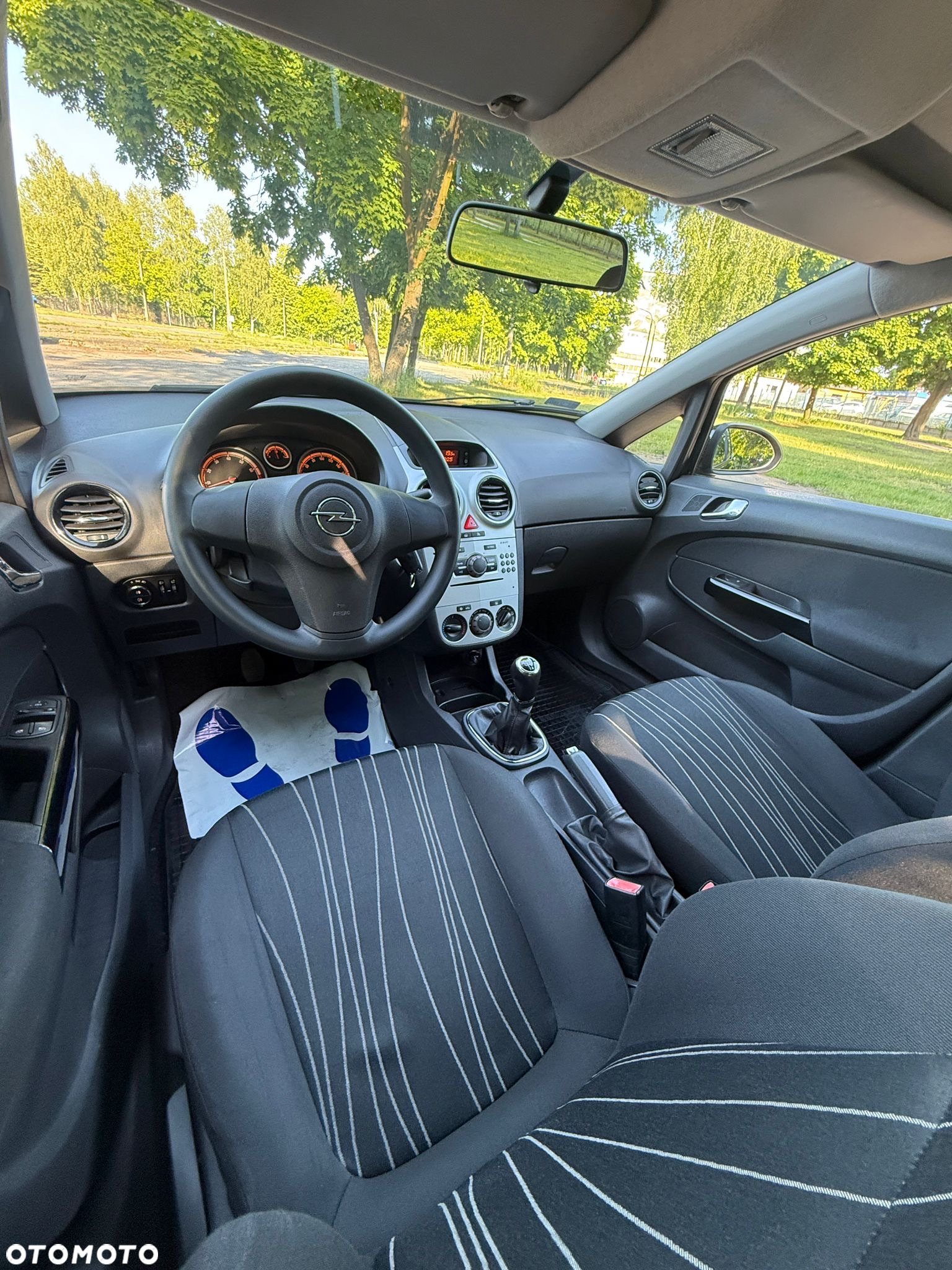 Opel Corsa 1.2 16V Enjoy - 27
