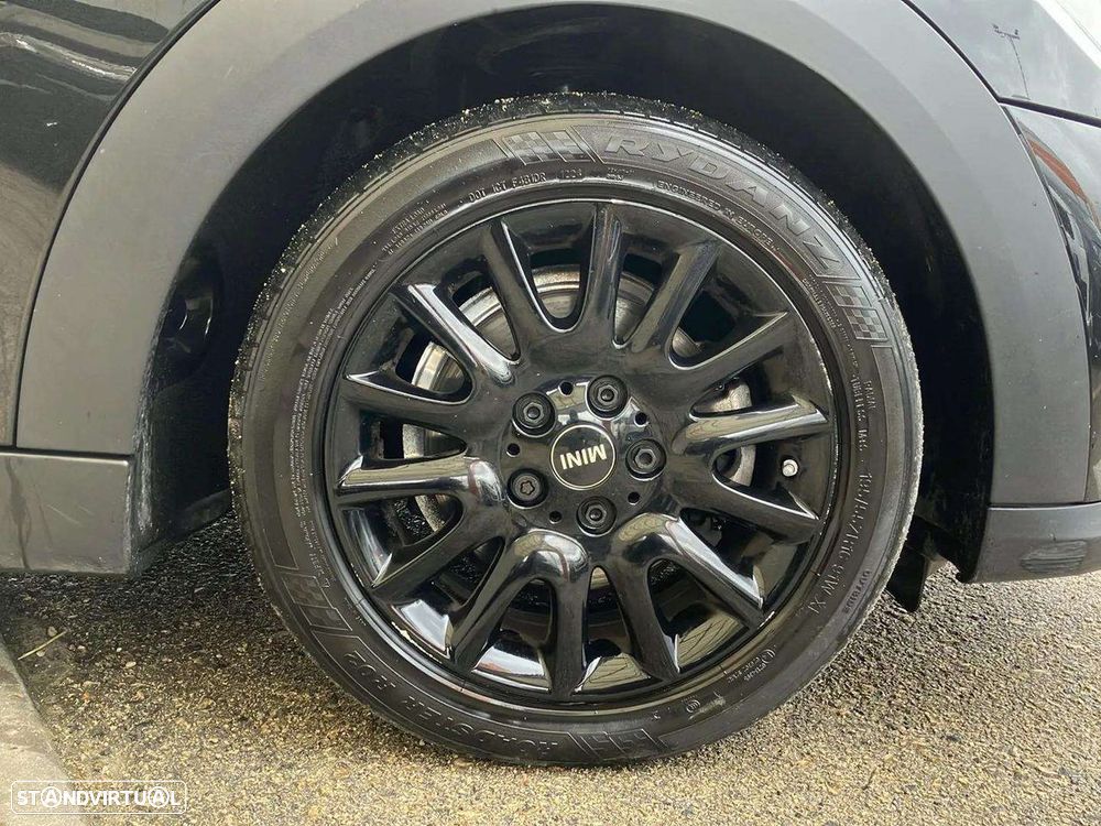 MINI 5 Portas Cooper Auto - 16