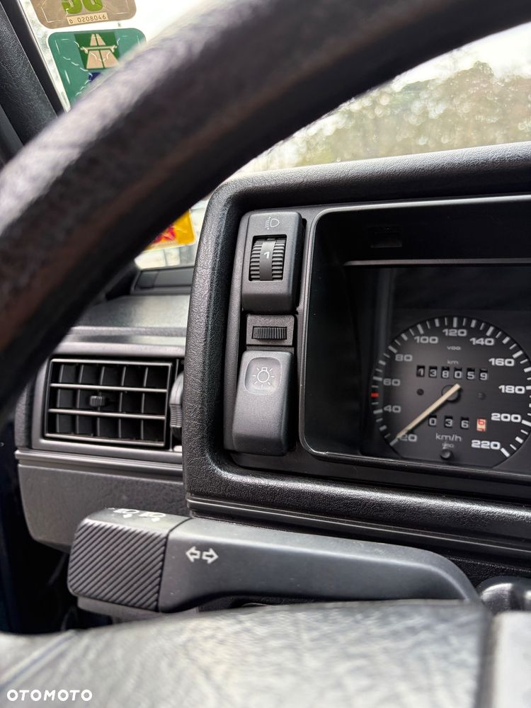 Volkswagen Golf 1.6 CL - 14