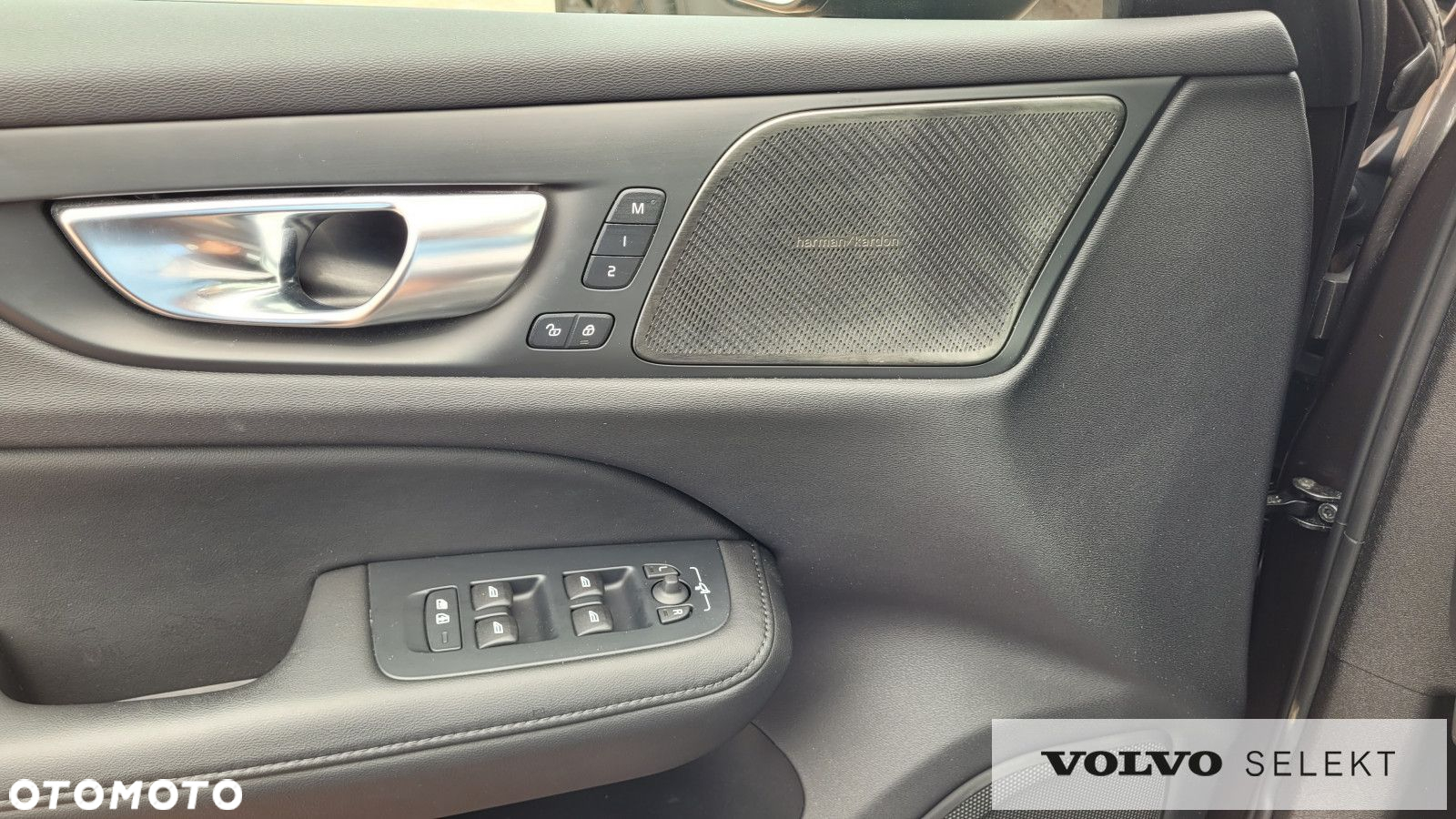 Volvo V60 Cross Country - 25