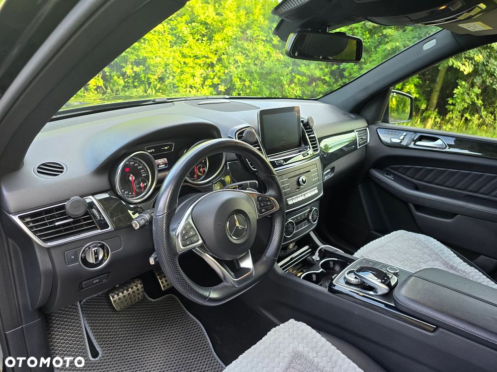 Mercedes-Benz GLE - 11