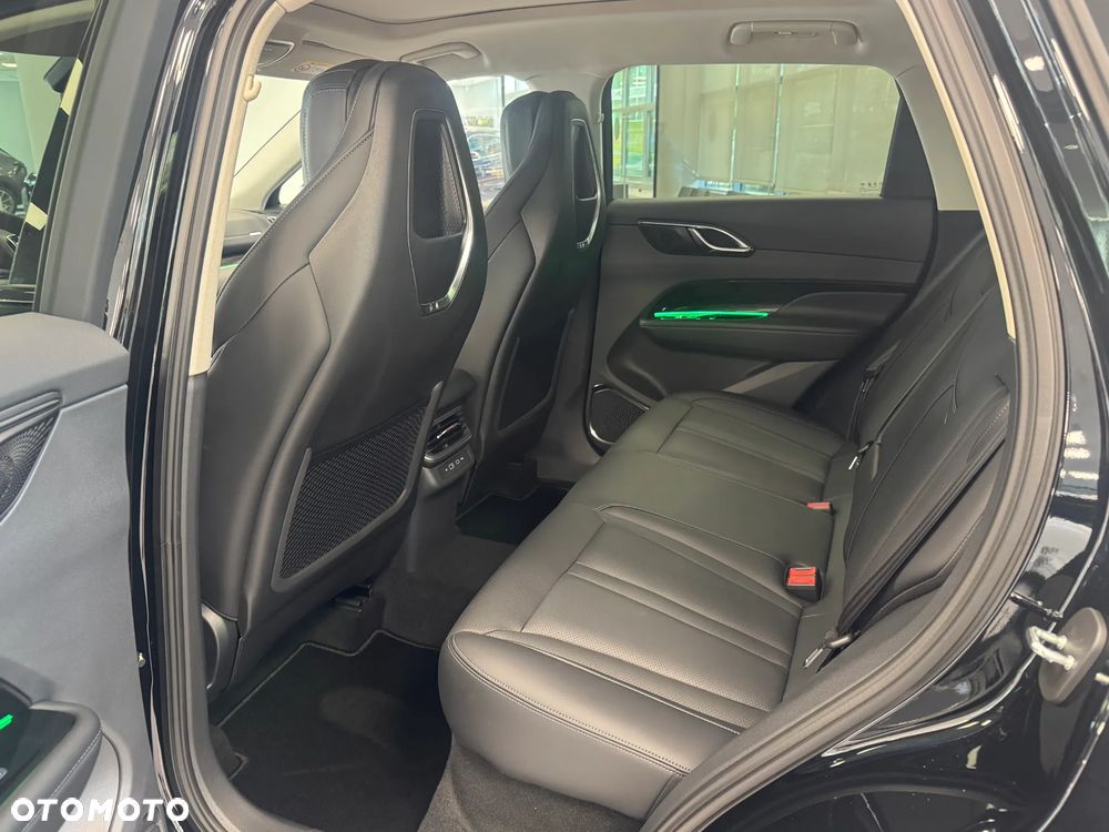 Hongqi HS3 2.0T AWD - 6