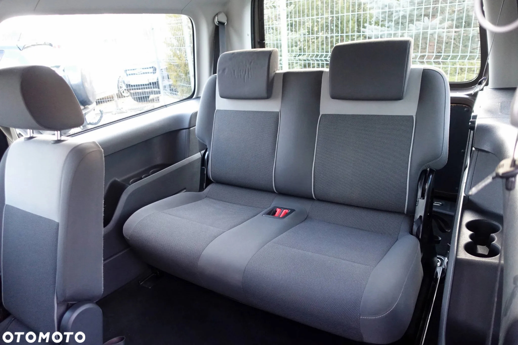 Volkswagen Caddy Maxi 1.6 TDI Comfortline DSG - 14