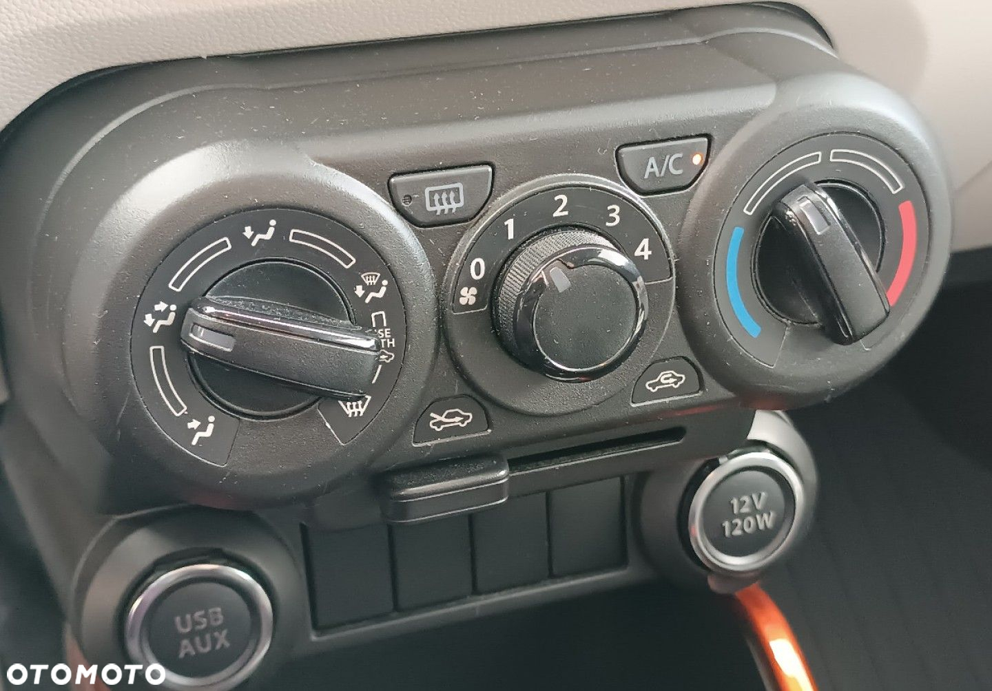 Suzuki Ignis - 27