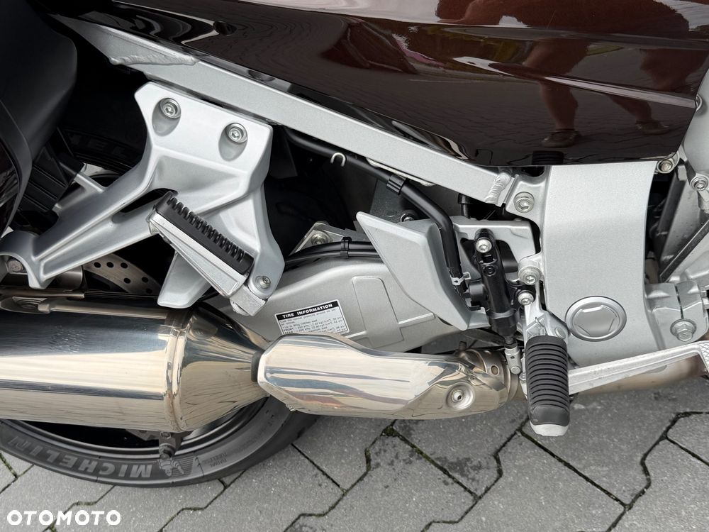 Yamaha FJR - 13