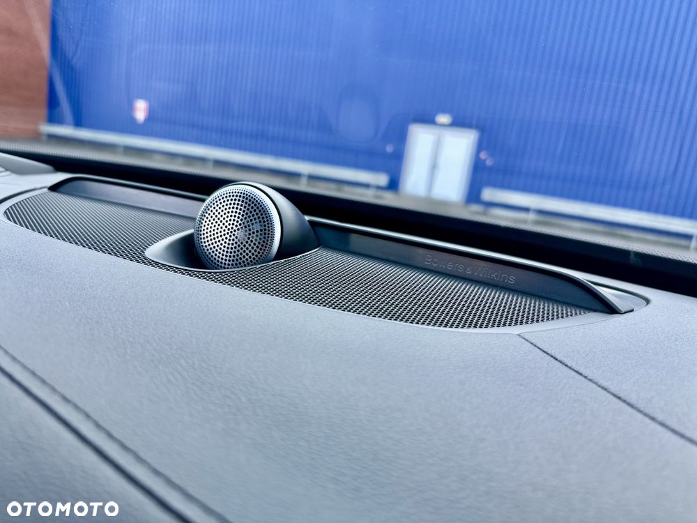 Volvo XC 90 T8 AWD Plug-In Hybrid R-Design 7os - 27