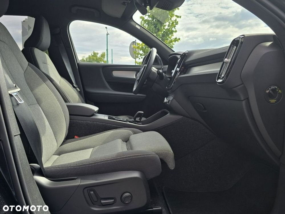 Volvo XC 40 B4 Plus Dark - 11