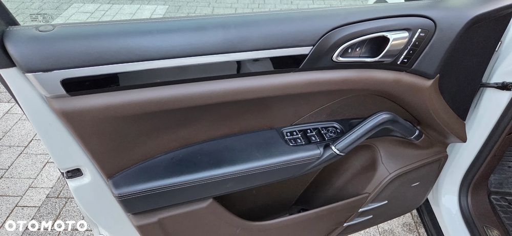 Porsche Cayenne Diesel Platinum Edition - 12